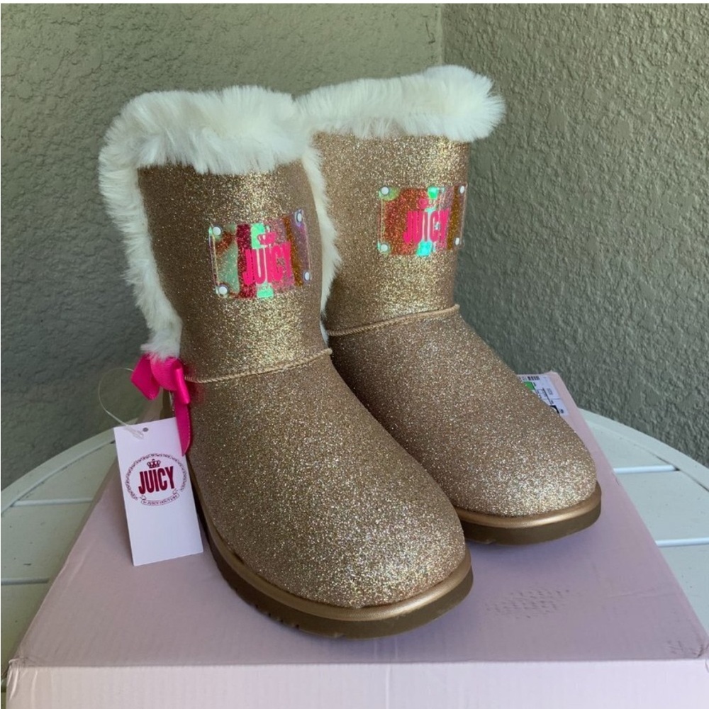 Juicy JJK Manteca Gold Boots with Faux Fur NWT